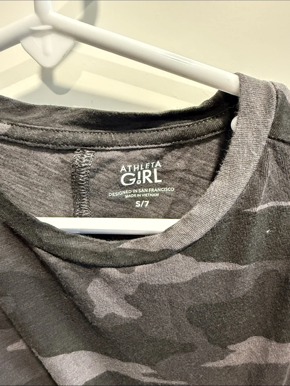 Athleta Gray Camo Crewneck Tee Women’s Large Girls Size 7 Mom & Me Set EUC